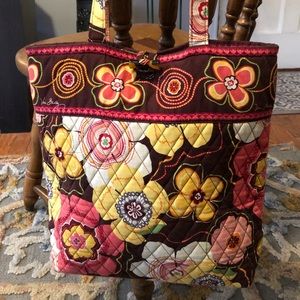 Vera Bradley NWOT small tote in Buttercup